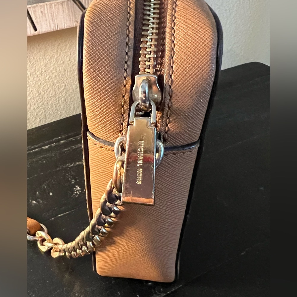 Authentic Michael Kors Purse - Picture 7 of 7